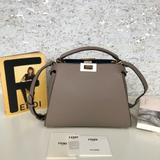 펜디 FENDI 피카부 에센셜 핸드백