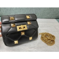 발렌티노 VALENTINO Garavani Roman Stud 가라바니 로만 스터드 탑핸들 숄더 백