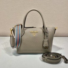 프라다 PRADA 다이노 가죽 토트 백