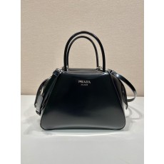 프라다 PRADA 브러쉬드 토트 백