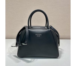 프라다 PRADA 스몰 브러쉬드 가죽 핸드백